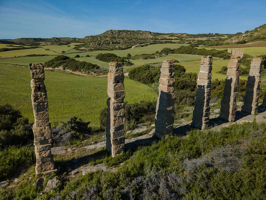 Acueducto del yacimiento romano de Los Bañales