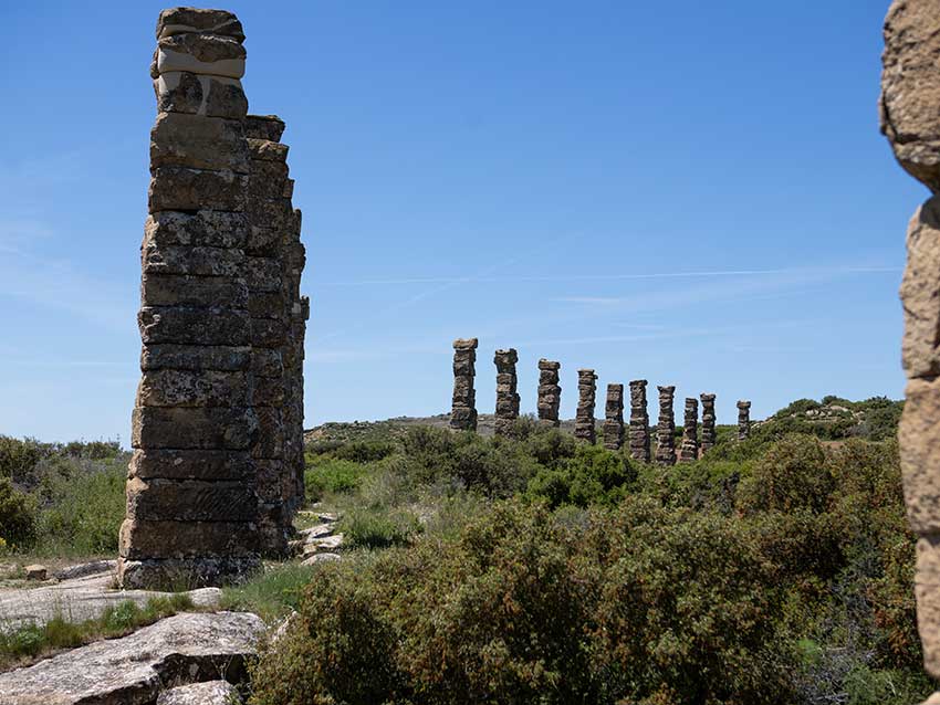 Acueducto del yacimiento romano de Los Bañales